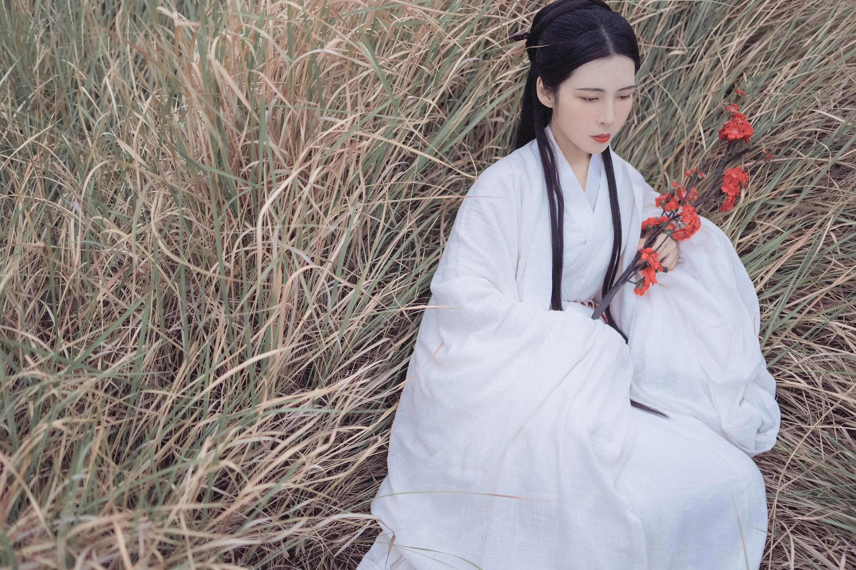 [YITUYU艺图语]2021.10.22 白衣隐 Yiyi [27P]插图3